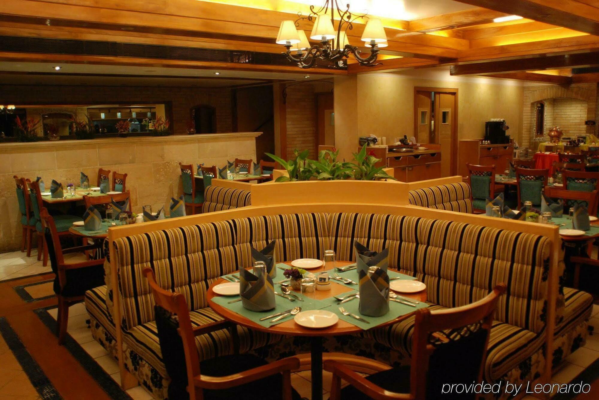 Hotel Sea Princess Mumbai Restaurant photo